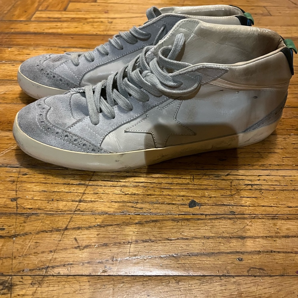 Light gray women’s  Sneakers- mid star 
Hardly worn.